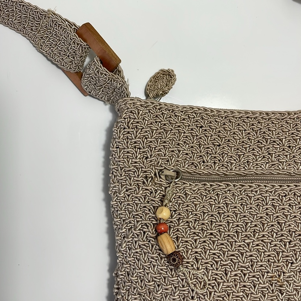 Liz Claiborne‎ Vintage woven shoulder crossbody taupe color bag. EUC - Picture 2 of 9